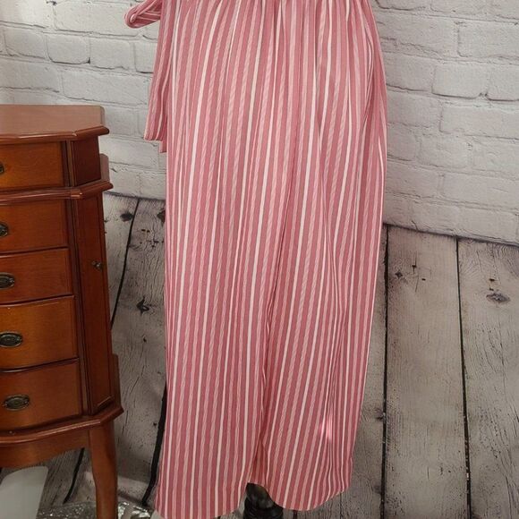 𝅺VINTAGE Unbranded Pink and White Stripe feels of a candy Striper - Picture 7 of 16